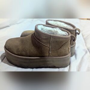 Platform uggs mini